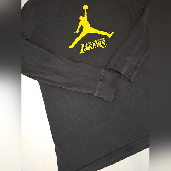 Los Angeles Lakers Nike Jordan NBA Long Sleeve Black Shirt Youth XL 18/20 - Picture 4 of 9
